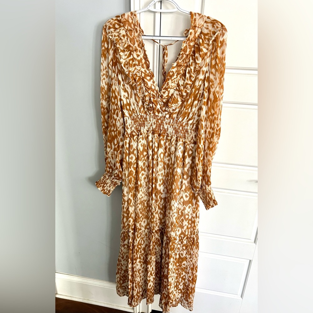 NWT Anthropologie dress. Original price $198.00 Size medium. Color honey & white